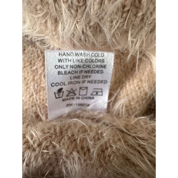 Lost + Wander Blush Pink Fuzzy Knit Sweater XS/S Soft Cozy Pullover - Picture 7 of 7